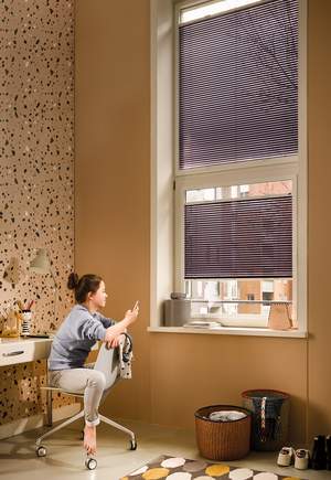 FrameFix™ - No drill Venetian blinds